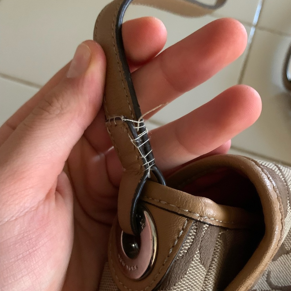 Coach Authentic Crossbody Shoulder Ripped! - Picture 10 of 12